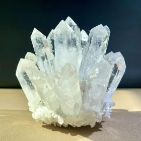 1pc assorted variety Natural transparent quartz Crystal - white natural clear quartz Crystal cluster, office decorations and home decor (weight: 400-500g)
