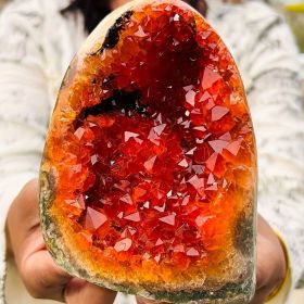Sparkling Natural Orange Crystal Cave Clusters with Polished Edges, Geodes from Home Decoration from Uruguay, Suitable for Home And Office Decora (weight: 200-300g)
